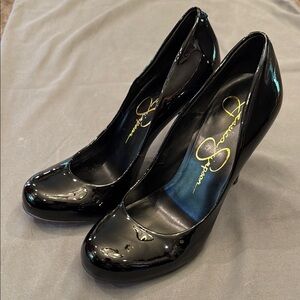 Women’s Size 6- Jessica Simpson Black Patent Leather Pumps